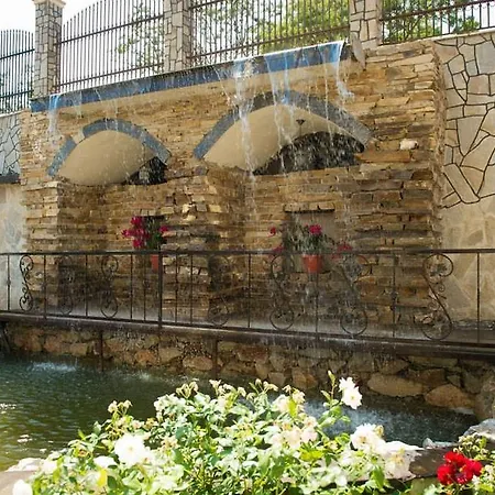 Хотел The Castle