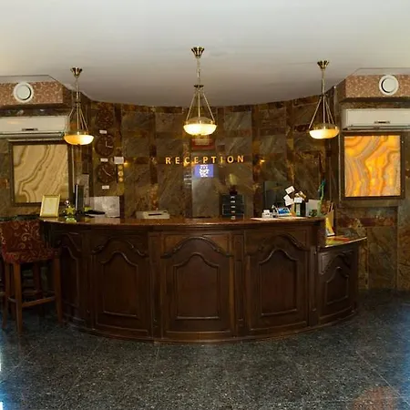 The Castle Хотел